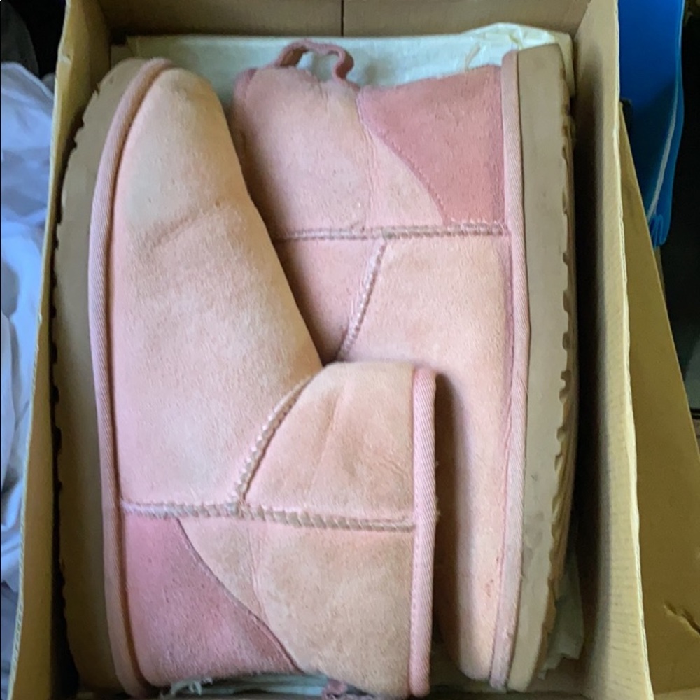 Blush UGG mini